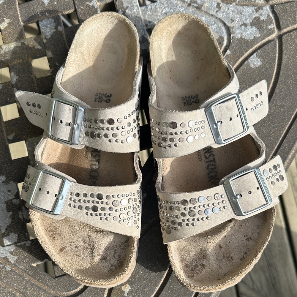 Birkenstock women’s sandals with Silver Buckles. Light sand color. Size 39
